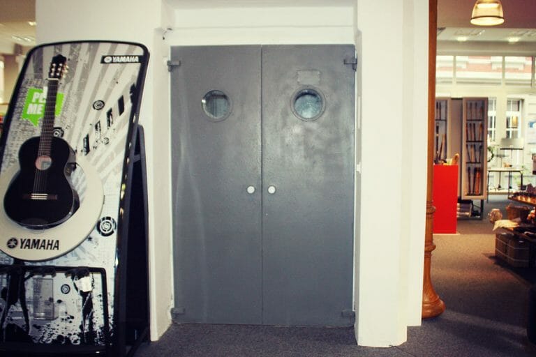 HIRO LIFT Personenaufzug mit der Nr. 1