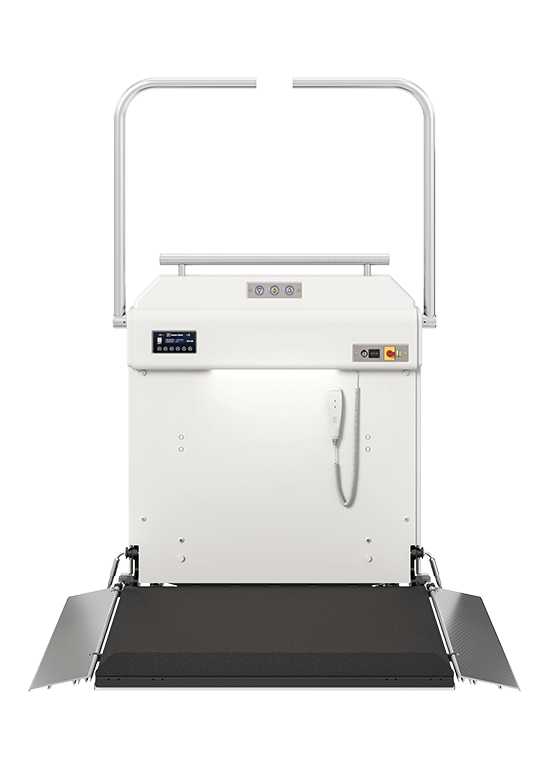 Hebebühne für barrierefreien Zugang mit Bedienfeld und Sicherheitsmerkmalen, ideal für die Nutzung in öffentlichen Gebäuden und Einrichtungen.