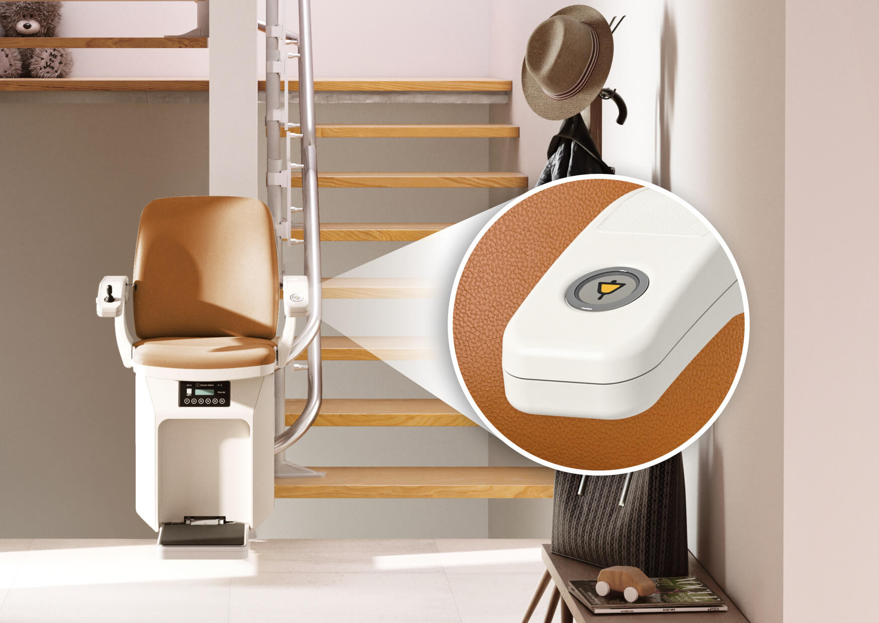 Treppenlift mit bequemen Sitz und Bedientaste, platziert an einer Treppe in einem modernen Wohnraum. Der Fokus liegt auf der Bedientaste des Lifts, die eine einfache Nutzung ermöglicht.